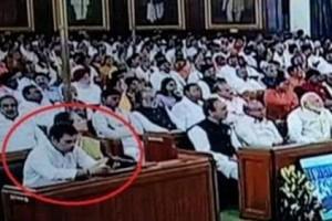 'இதுக்காகதான் போன பாத்துட்டு இருந்தாரா?'.. அதுமட்டுமில்ல, ராகுலின் இன்னொரு வைரல் காரியம்!