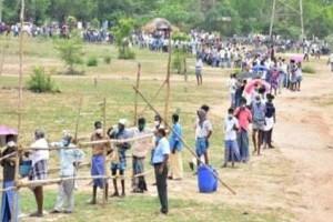 "2 கி.மீ நீளத்துக்கு குறையாத வரிசை!".. காலை 6 மணி முதலே.. சிறப்பு தரிசனம் போல் காத்திருந்த மதுப்பிரியர்கள்!