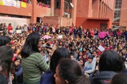 10 youths arrested in Delhi university molestation case