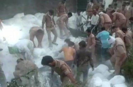 Accident kills 24 migrant workers in Uttar Pradesh