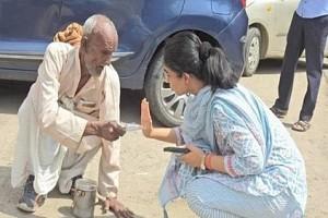 மனு கொடுக்க வெயிலில் காத்திருந்த மாற்றுத் திறனாளி முதியவர்.. ஸ்பாட்-லயே IAS அதிகாரி எடுத்த நெகிழ வைக்கும் நடவடிக்கை.!