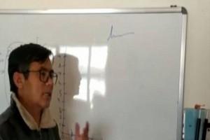 "ஆசிரியருக்கு நிகர் ஆசிரியர்தான்!".. 'கொரோனா வார்டில்' சிகிச்சை பெறும் நிலையிலும் சோர்வடையாத 'அறப்பணி!'.. கண்கலங்க வைக்கும் நிகழ்வு!