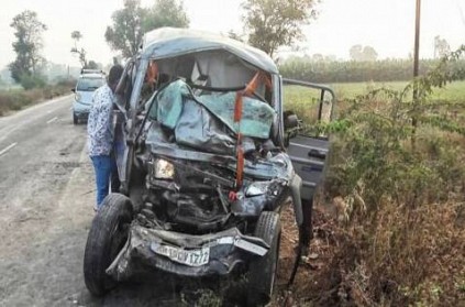 Maharashtra 12 Killed 5 Injured In Car Lorry Accident