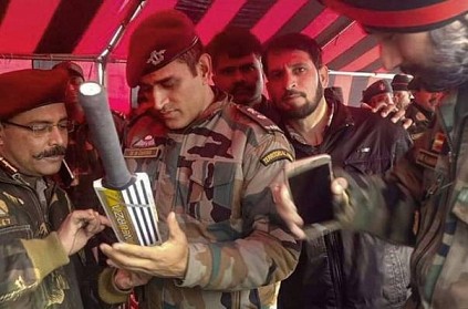 MS Dhoni Signing Bat On Army Duty In Kashmir photo goes viral