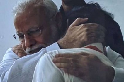 Sivan breaks down after Vikram contact lost Modi consoles with Hug