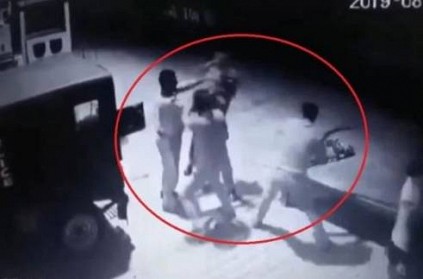 UP Policemen Smack Each Other With Lathis Over A Bribe Dispute