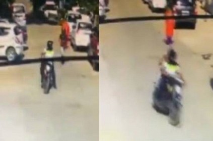 WATCH: Two bike borne men snatched handbag from a woman in Delhi