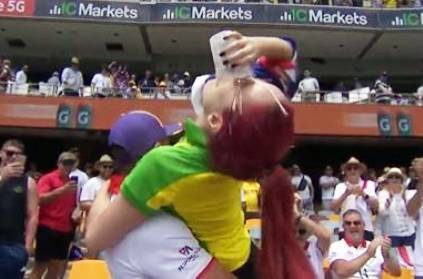 Ashes Test: Fan proposes to girlfriend during first match at Gabba