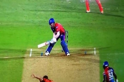 DC Warner turns right-hander and smashes boundary against SRH