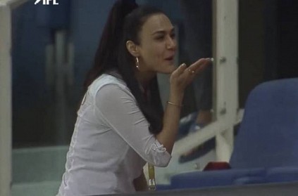 Preity Zinta flying kiss To KL Rahul after winning against SRH