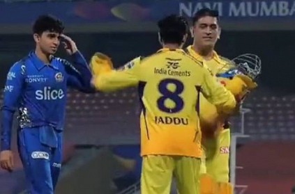 Ravindra jadeja bow down to ms dhoni after victory