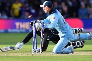 'இத ரன் அவுட்னு சொல்றதா.. நாட் அவுட்னு சொல்றதா.. என்னனு சொல்றது'?.. சச்சினின் வேற லெவல் ட்வீட்!