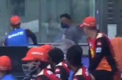 Warner indulges in hilarious fight for performing 12th man duties