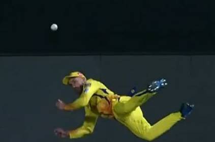 WATCH: Du Plessis takes outstanding boundary catch to dismiss Stoinis