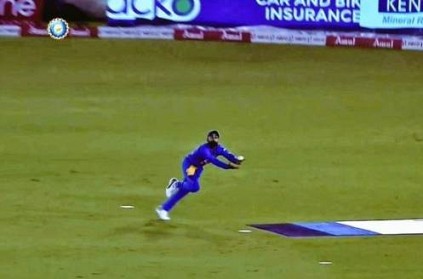 WATCH: Virat Kohli\'s sensational catch to dismiss de Kock