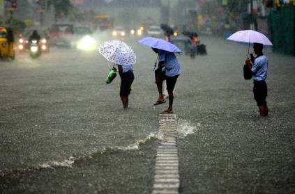 Heavy rains lashed four southern districts of Tamil Nadu