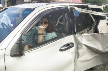khushbu reply for a tweet about car accident gone viral