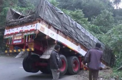 Lorry accident near kumily hills road in Theni