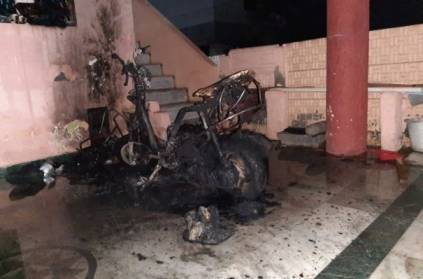 man sets fire on his own bike to become popular trichy
