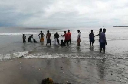 Nivar Cyclone: Lot of coal pieces on the beach in Chennai