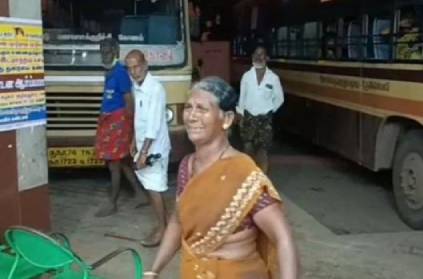old woman selling fish was dropped off a bus in Kanyakumari