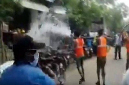 People who defy curfew cops spraying water in Virudhunagar