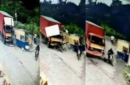 Video 2 Died In Van Bike Accident In Krishnagiri Toll Booth