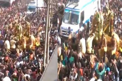 Watch: Lord Kallazhagar gives way to an ambulance in Madurai video