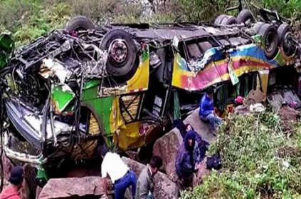 23 killed 20 injured as bus plunges off cliff in Peru
