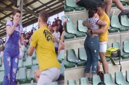 australia cockatoo helps man to propose his girlfriend