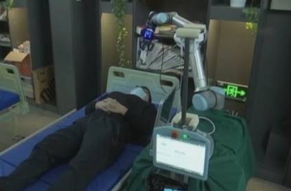 China doctors using robot to examine corona patients