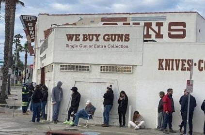 corona virus scare americans queuing up to buy guns