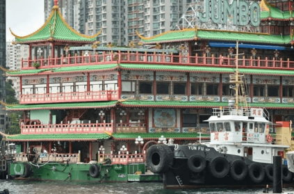 Hong Kong iconic floating restaurant sinks in Sea