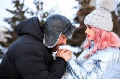 Kazaksthan bodybuilder marry his sex doll after proposing to her