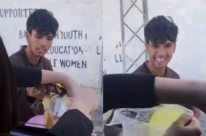 Pakistani Woman give Food to Differently abled man Video