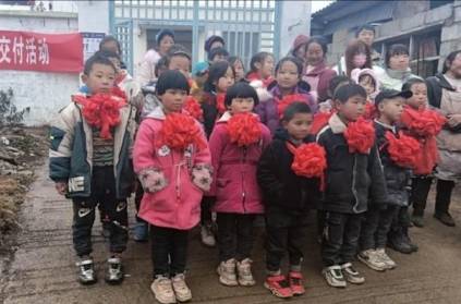 chinese school rewards piglets for excellen students