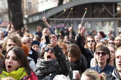 Poland women protest against ban defy amid covid19