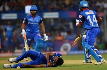 Bumrah injures his shoulder during the final over of Delhi\'s innings