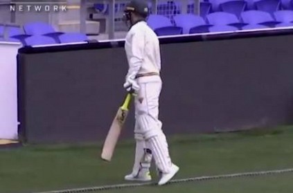 Tim Paine walked out to bat in a Sheffield Shield match without glove