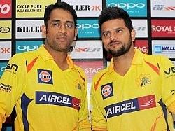 தல தோனி சென்னை தியேட்டரில் படம் பார்க்கும் வீடியோ வைரல் - என்ன படம் தெரியுமா ?