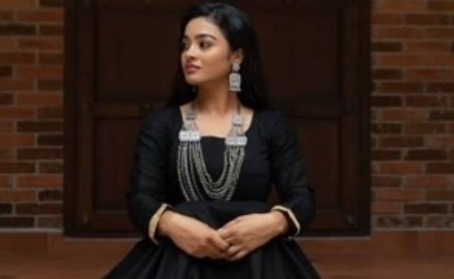 பிக்பாஸ் 4 பற்றி நடிகை காயத்ரி | Actress gayathrie opens on contesting on biggboss tamil 4