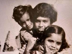 Actress Khushbu shares director Sundar C's childhood pic goes viral | குஷ்பு பகிர்ந்த இயக்குநர் சுந்தர்.சியின் குழந்தைப்பருவ புகைப்படம