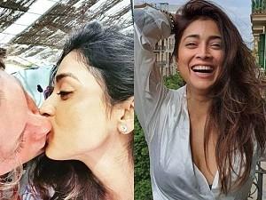 Actress shriya saran photos go viral for this reason ஸ்ரேயா போட்டோஸ் திடீர் வைரல்