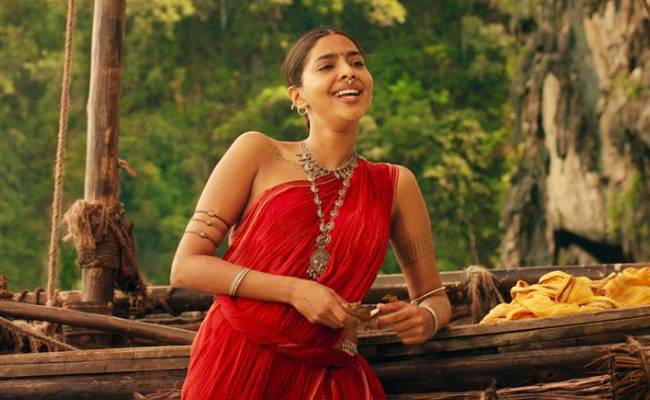 Aishwarya Lekshmi On her song portion cutted in PS1