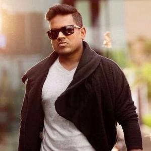 “இந்த பாட்ட மைக்கேல் ஜாக்சன் மாதிரி பாடுன்னு அப்பா சொன்னாரு..”