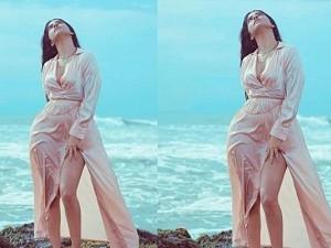Divya Bharathi hot beach viral pics நடிகை திவ்ய பாரதி