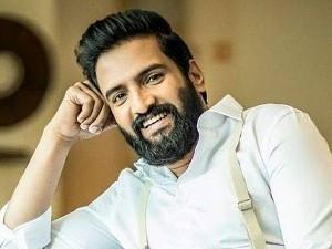 Is Santhanams next movie directed by this director?