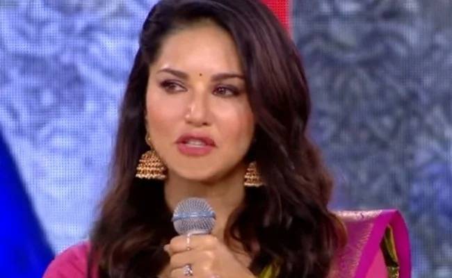 not easy to take care 3 children Sunny Leone Exclusive