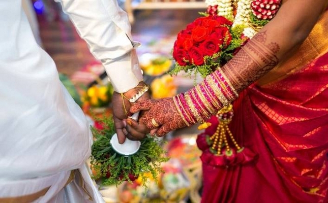 Popular actor got married with his girl friend and Badminton Player | பிரபல நடிகருக்கும் பேட்மின்டன் வீராங்கனைக்கும் நடைபெற்ற திருமணம்