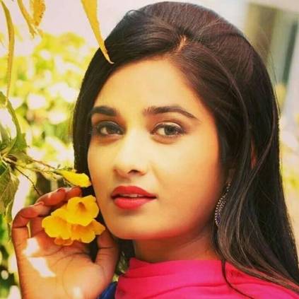 Popular Bhojpuri actress Ritu Singh was threatened for Marriage at gunpoint by a stranger